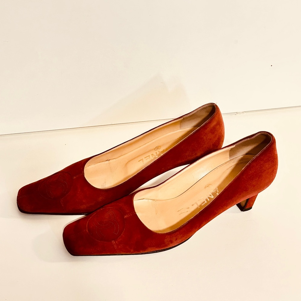 Chanel Elegant Red Women's Sandals - Picture 11 of 13